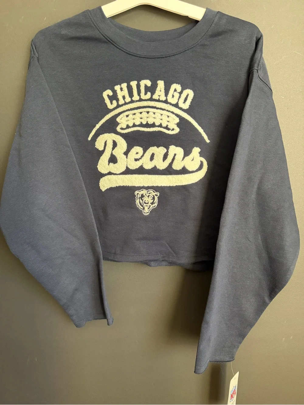 Chicago Bears Navy Cropped Teen Sweatshirt. Size Large. NWT.